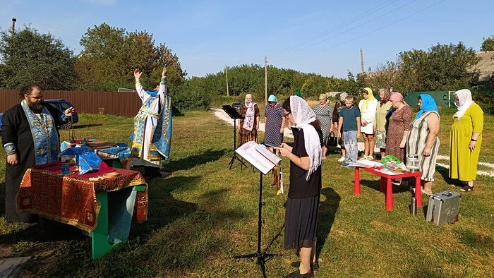 В Юрове на месте разрушенного храма впервые за 90 лет была совершена Божественная литургия