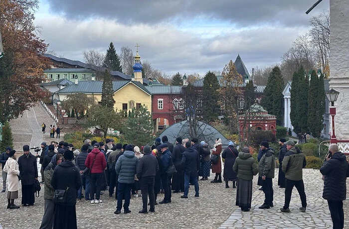 В Псково-Печерском монастыре открылось практическое совещание епархиальных древлехранителей