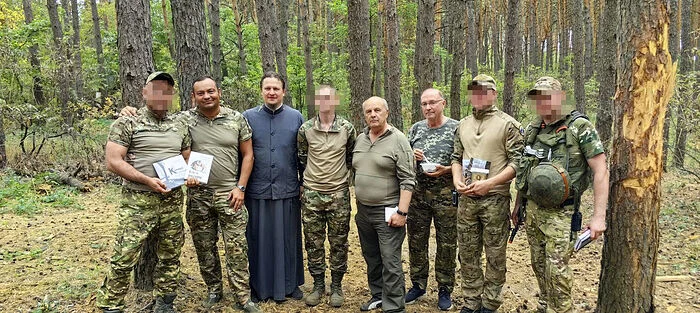 Заместитель председателя Издательского Совета с группой писателей посетил воинские подразделения в К