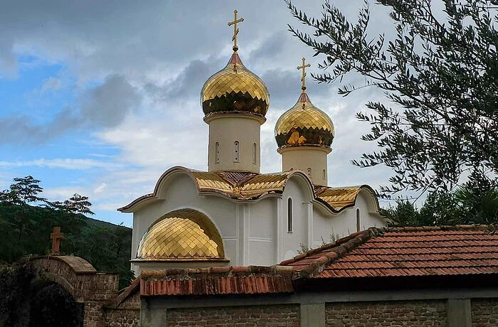 Митрополит Черногорско-Приморский Иоанникий освятил новый храм блж. Матроны Московской