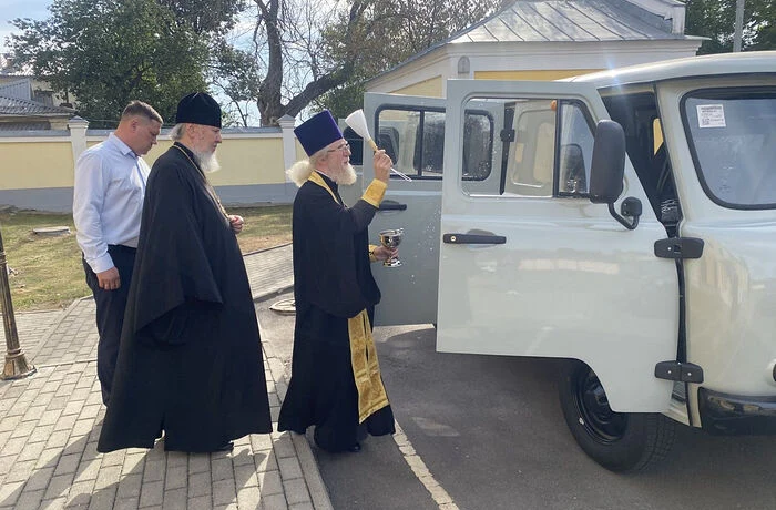 В Брянской епархии освящен автомобиль для священнослужителей, окормляющих воинов